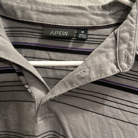 Apt. 9 Men’s Multi Color Stripe Soft T-Shirt - Medium - Picture 2 of 3